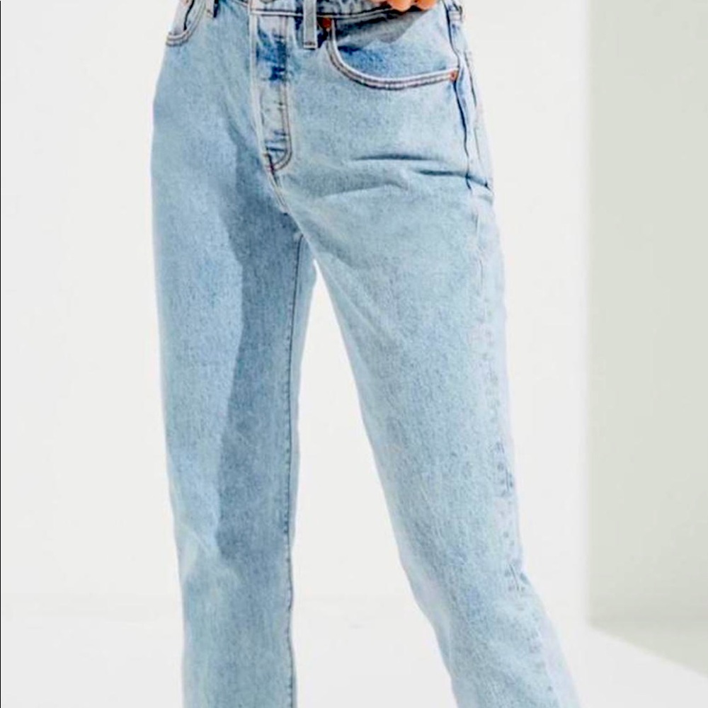 HIGH WAIST LEVIS JEANS